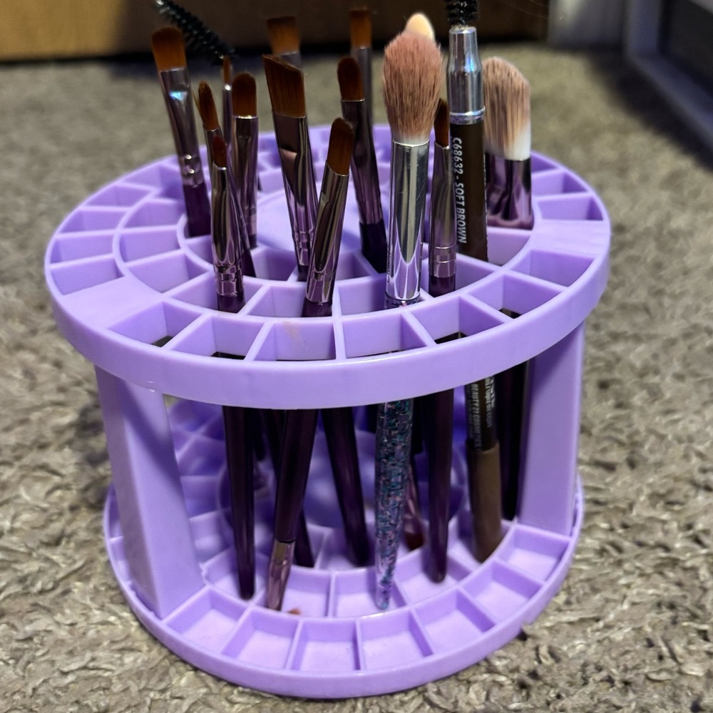 Makeup brush holder/organizer